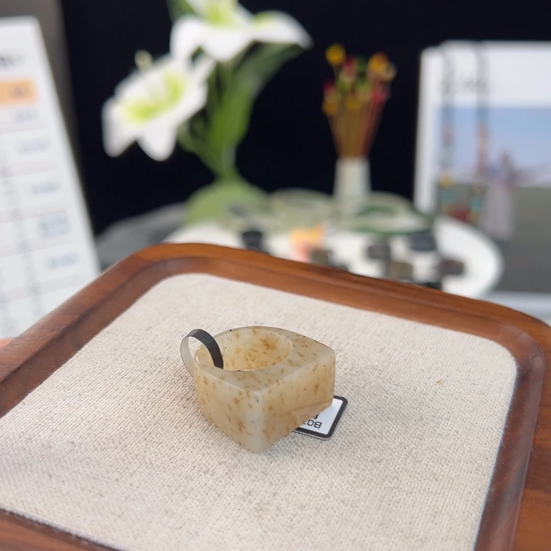 和田玉（糖玉）未镶嵌戒指N6桂花糖马鞍直径15.7不退换