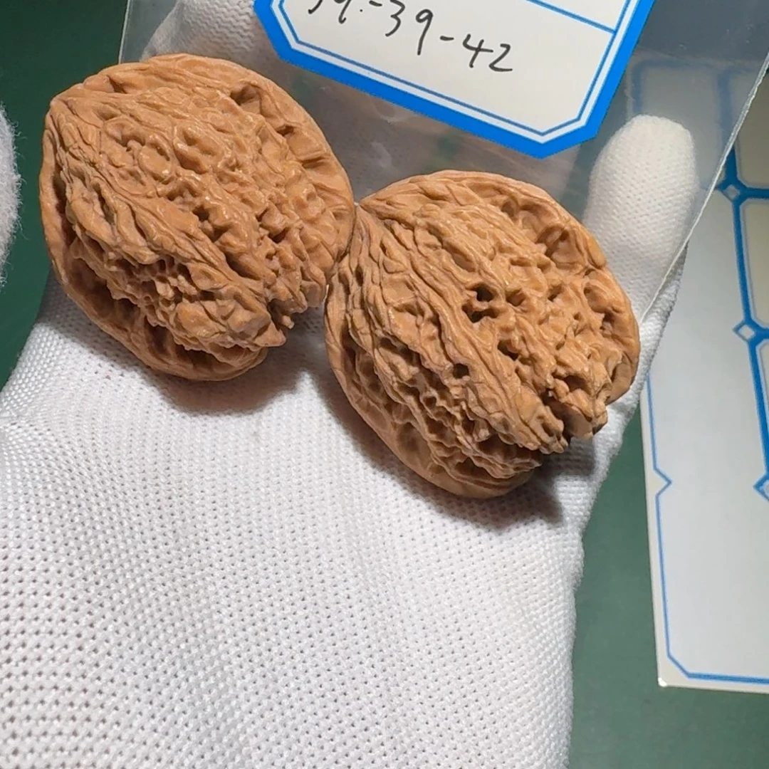 文玩核桃吊坠6号村