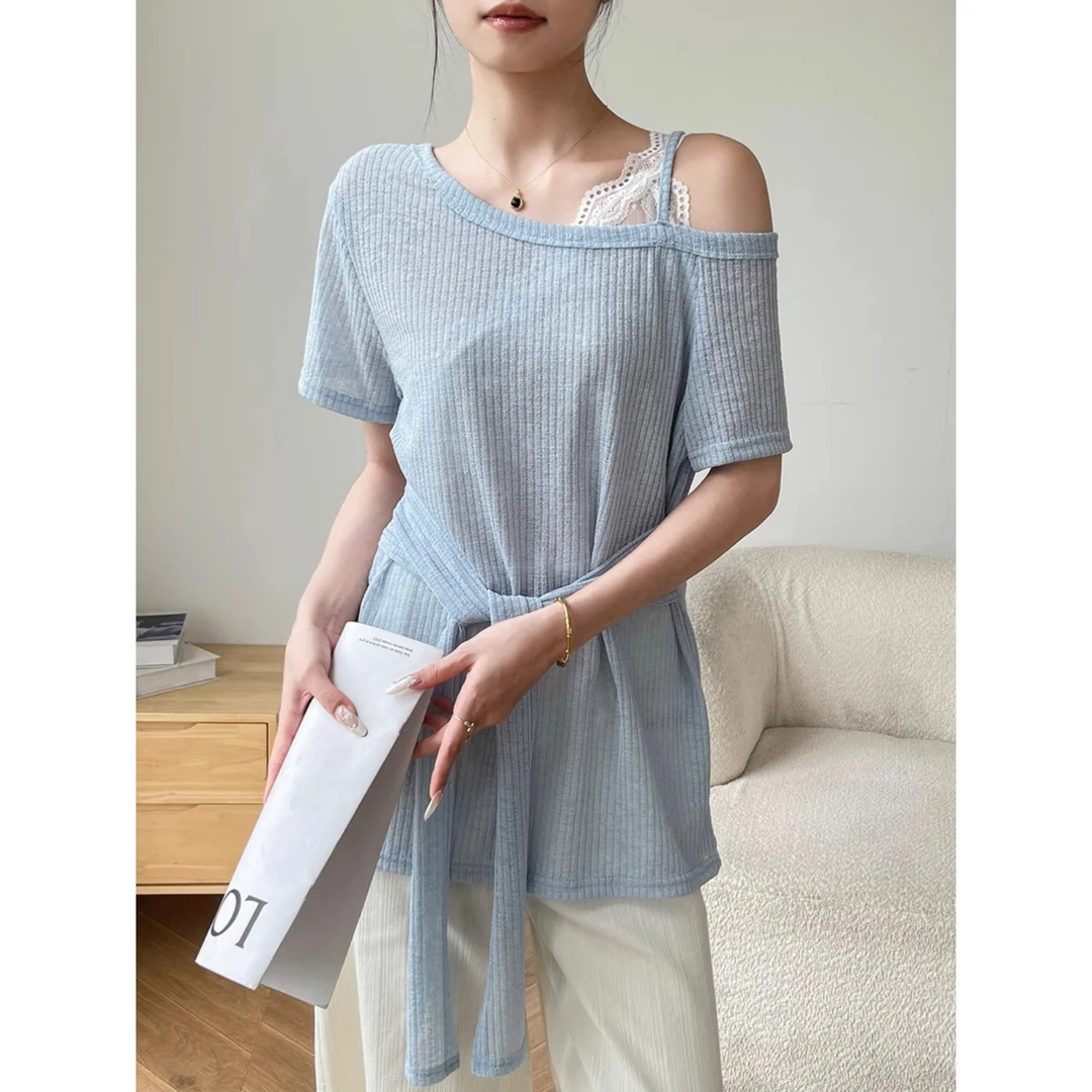 蓝色冰丝斜肩短袖女t恤夏季露肩蕾丝拼接假两件性感打底薄款上衣