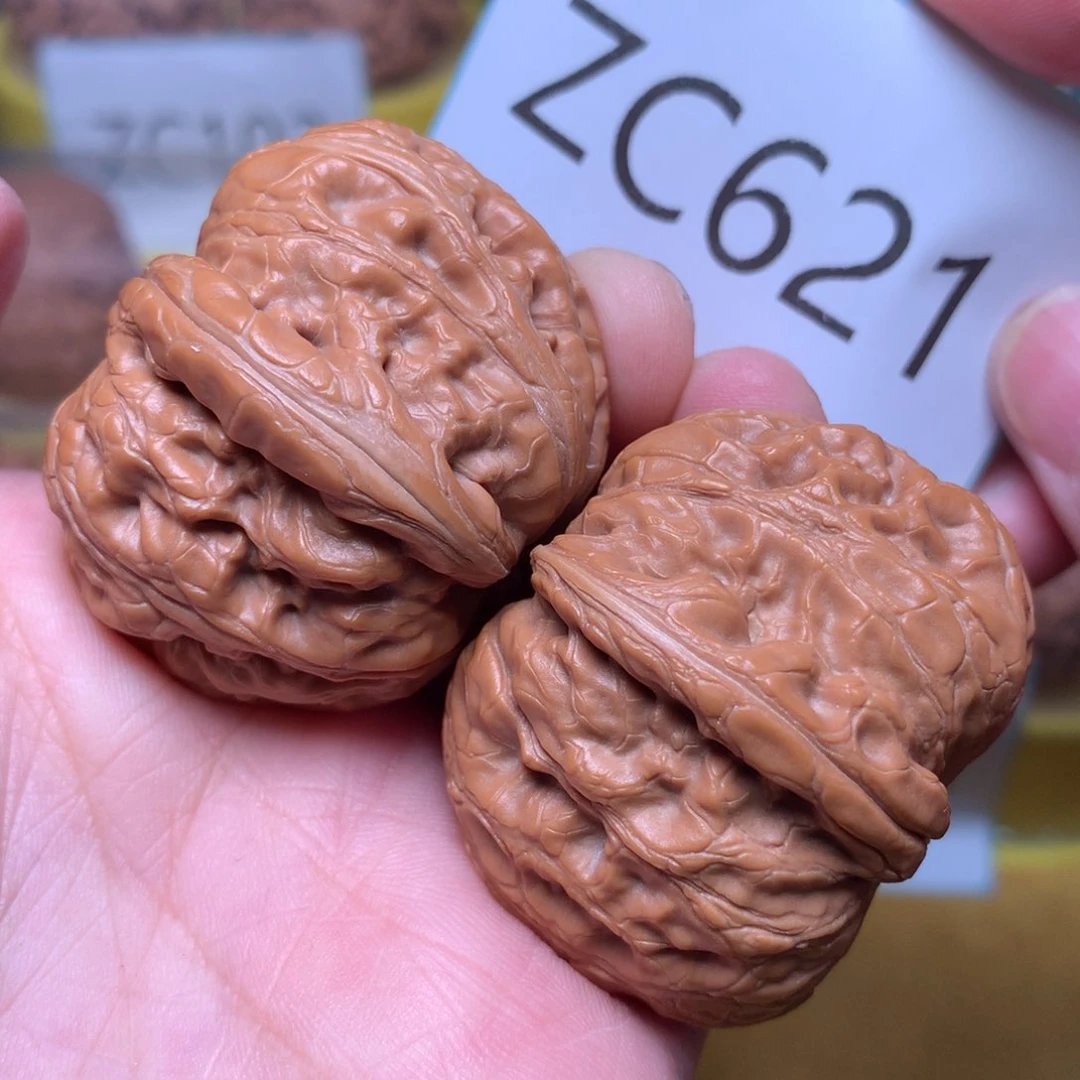 文玩核桃把件粗筋肉球元宝42