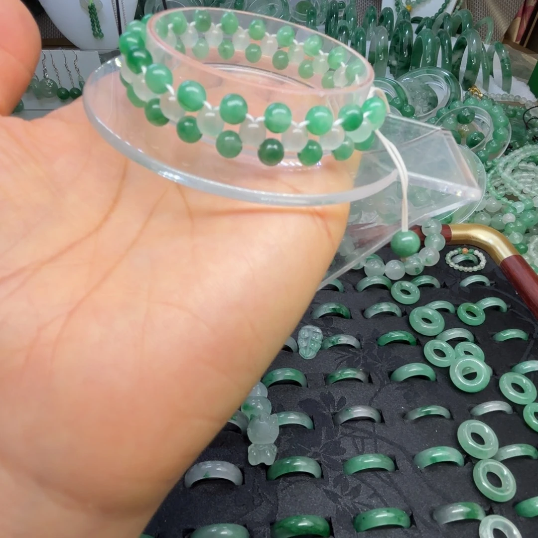 石英质玉（非洲翠）未镶嵌散珠卡5珠子手链