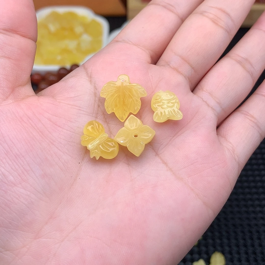 蜜蜡未镶嵌吊坠(不含链)多样性