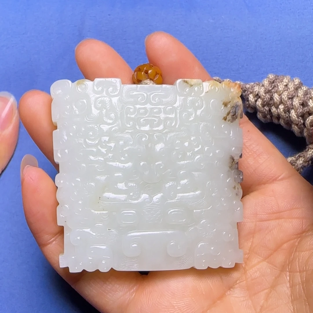 日***阳和田玉未镶嵌颈饰