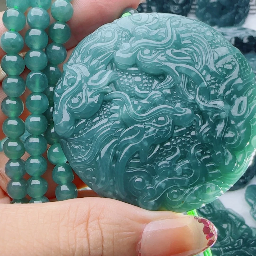 翡翠未镶嵌颈饰多样性发货天然的A货翡翠