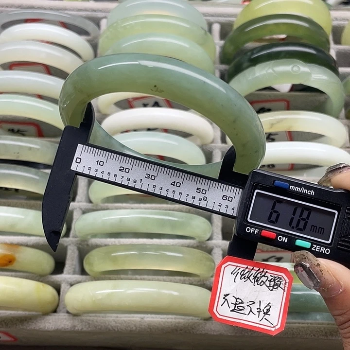 蛇纹石玉未镶嵌手镯72