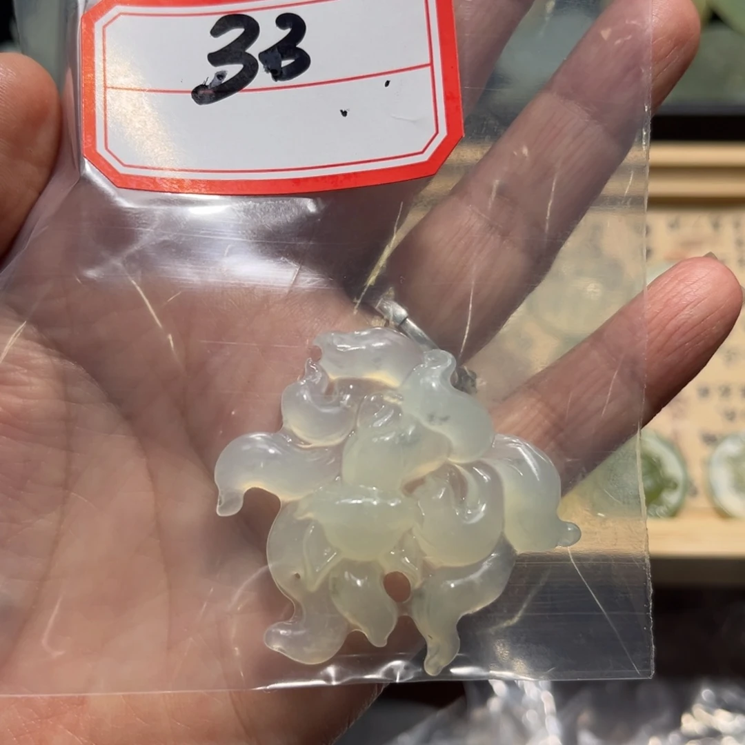 蛇纹石玉颈饰合金