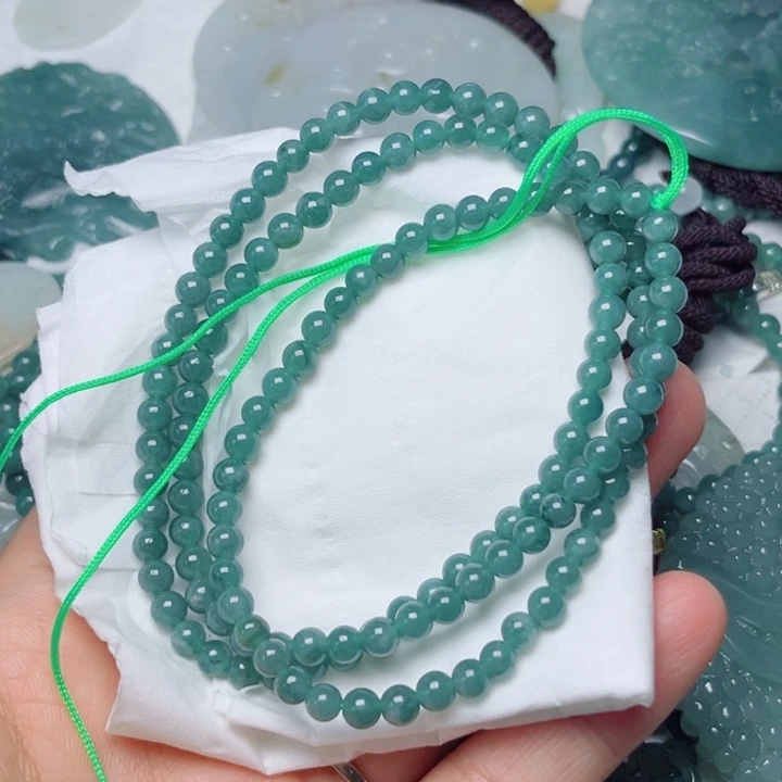 翡翠未镶嵌颈饰挂件