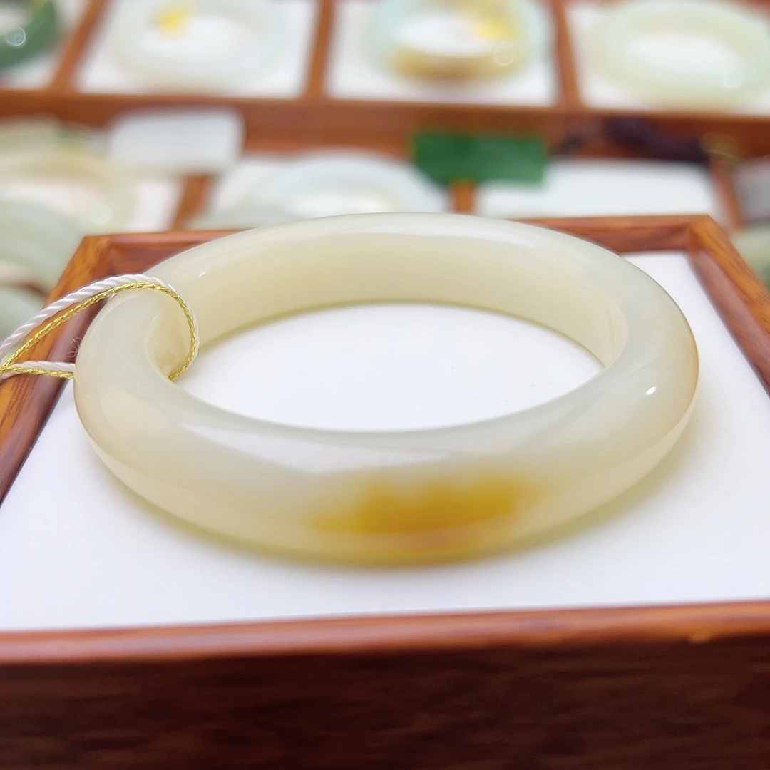 和田玉手镯未镶嵌53.5