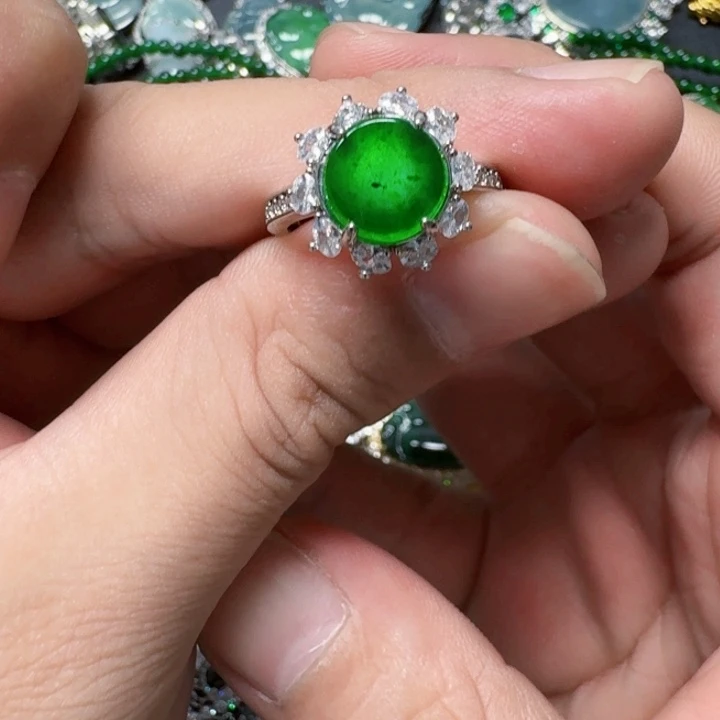 翡翠未镶嵌颈饰天然A货翡翠放漏