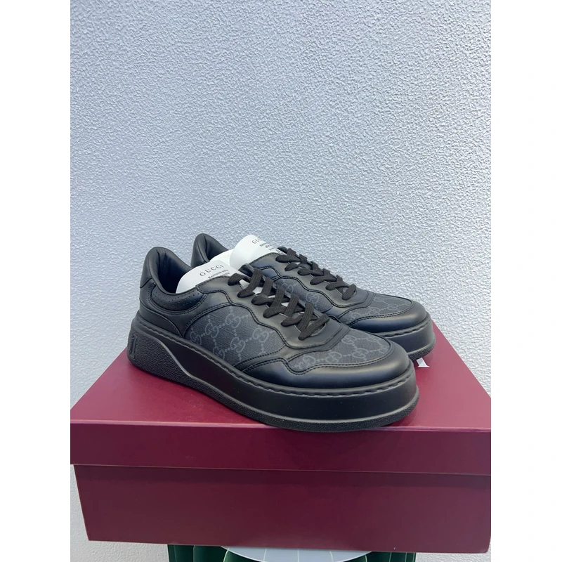 全新未使用Gucci古驰 双G花纹男黑色轻质低帮休闲鞋饼干鞋 669582