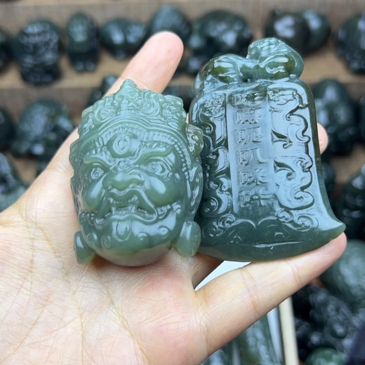 雷***公和田玉（糖玉）未镶嵌挂件