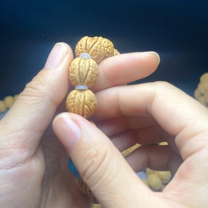 静****吊坠桃核桃核手串