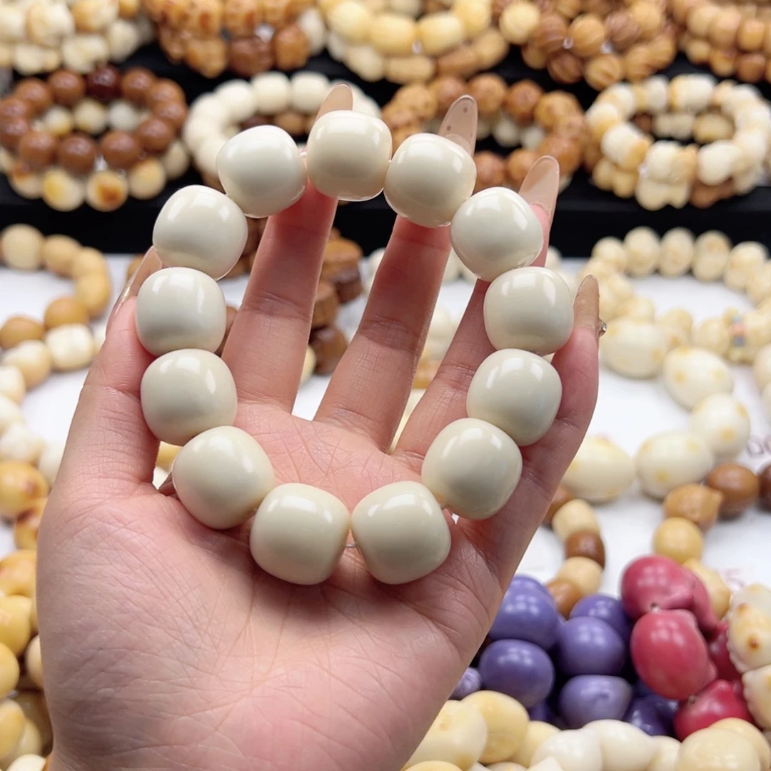 吊坠白玉菩提20卡桶珠