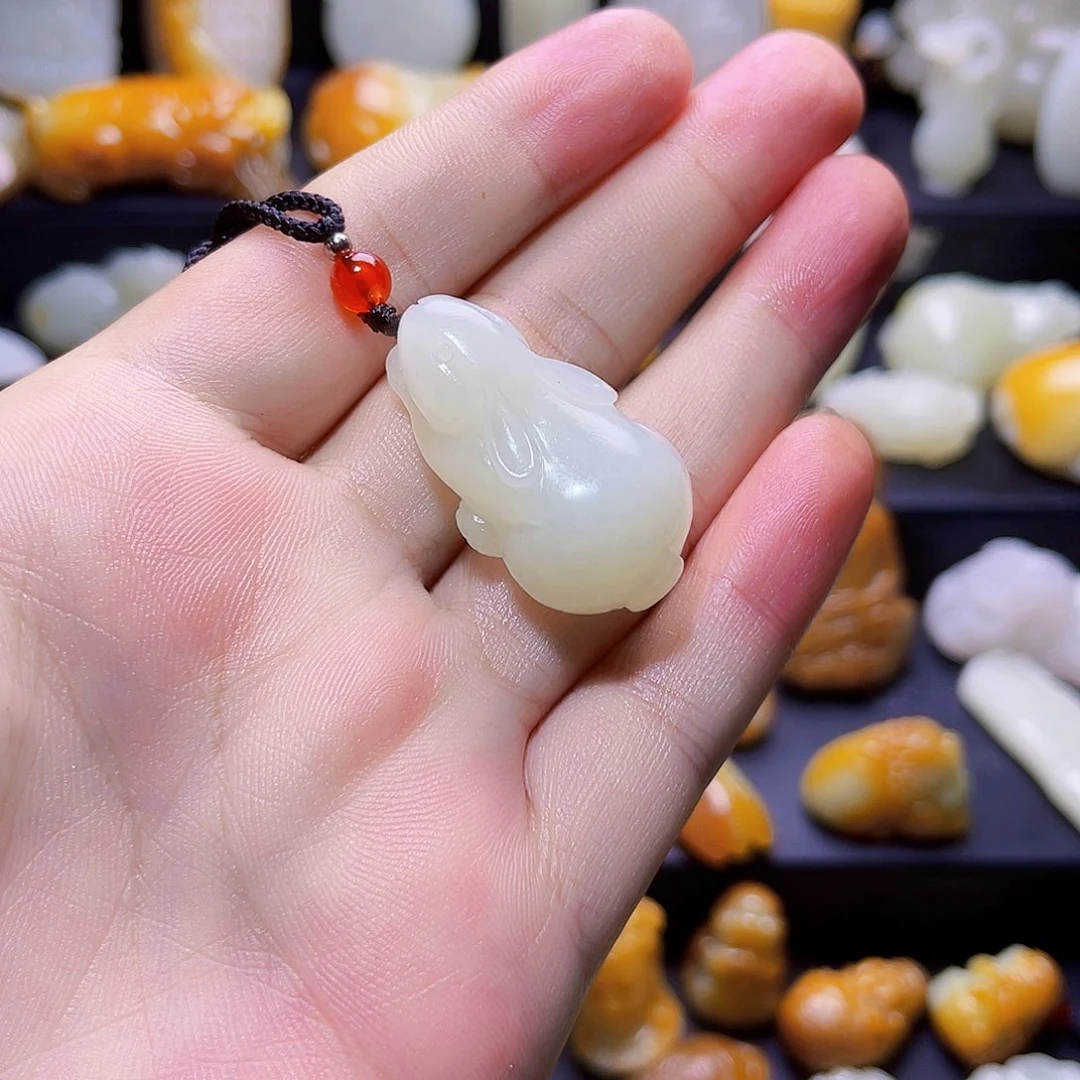 急***售颈饰未镶嵌和田玉