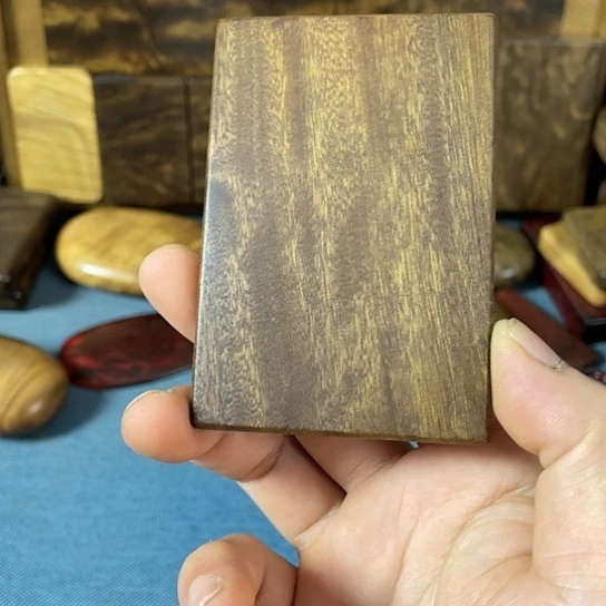 【闪购商品】俄****?金丝楠阴沉木无事牌