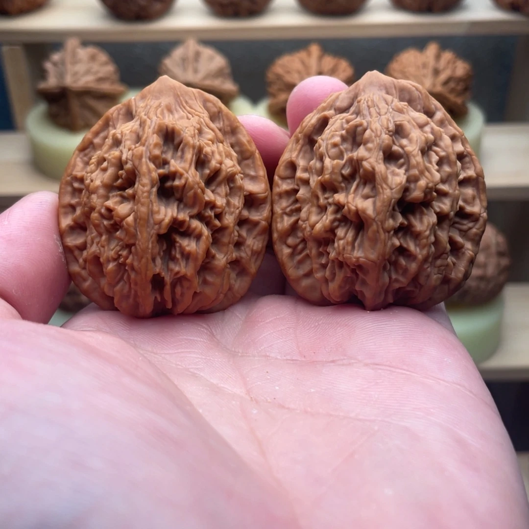 文玩核桃吊坠麦虎40