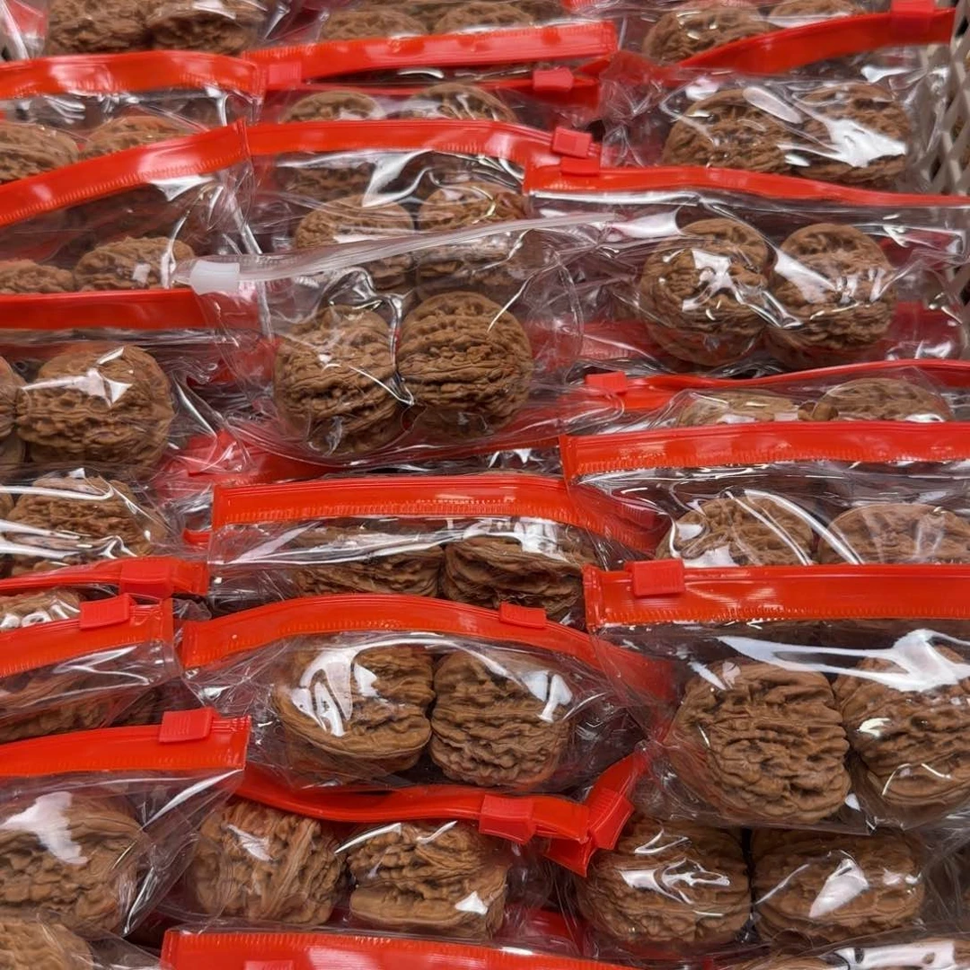 文玩核桃把件全品四座楼37-42。下单备注尺寸。