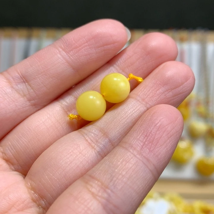琥珀未镶嵌裸石8.8mm