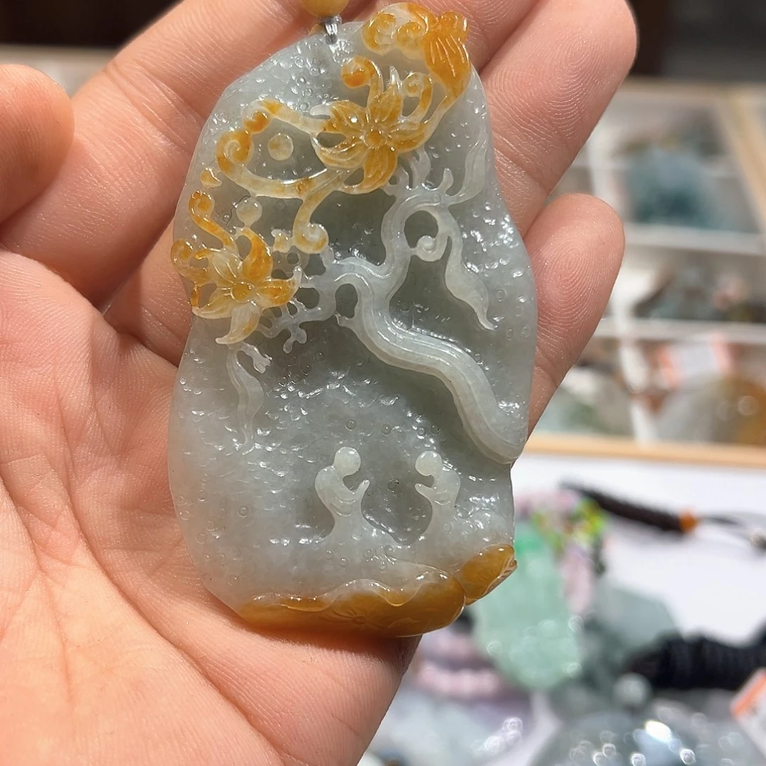 翡翠未镶嵌颈饰挂件