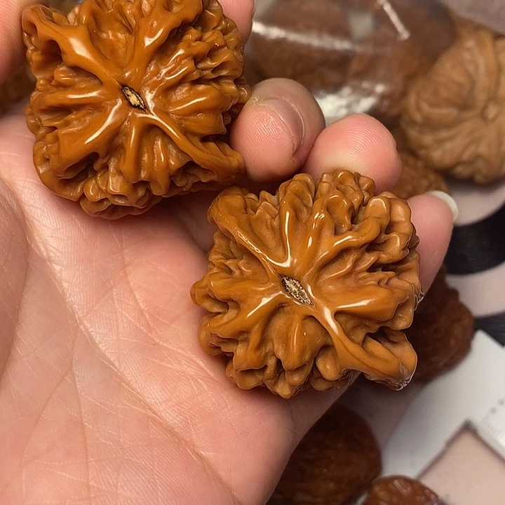 我***听把件文玩核桃帝王45福利