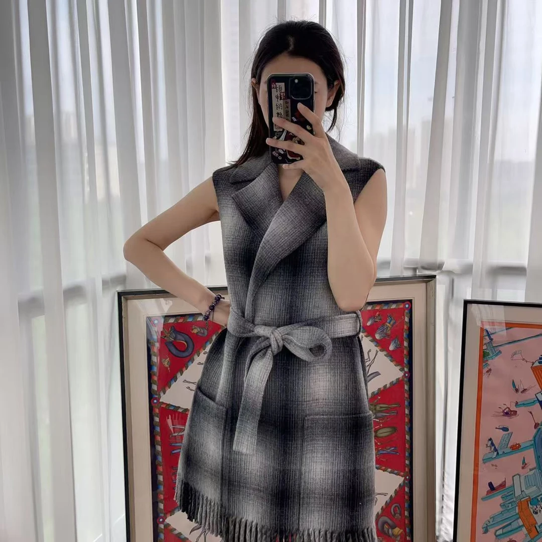 95新 DIOR/迪奥 麦殿/毛呢马甲36码拼色/250605VXCYZ08