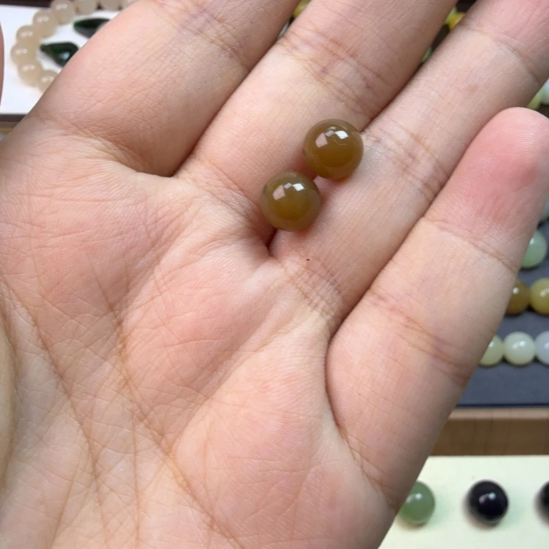 和田玉未镶嵌珠宝半成品卡八红糖单珠一对