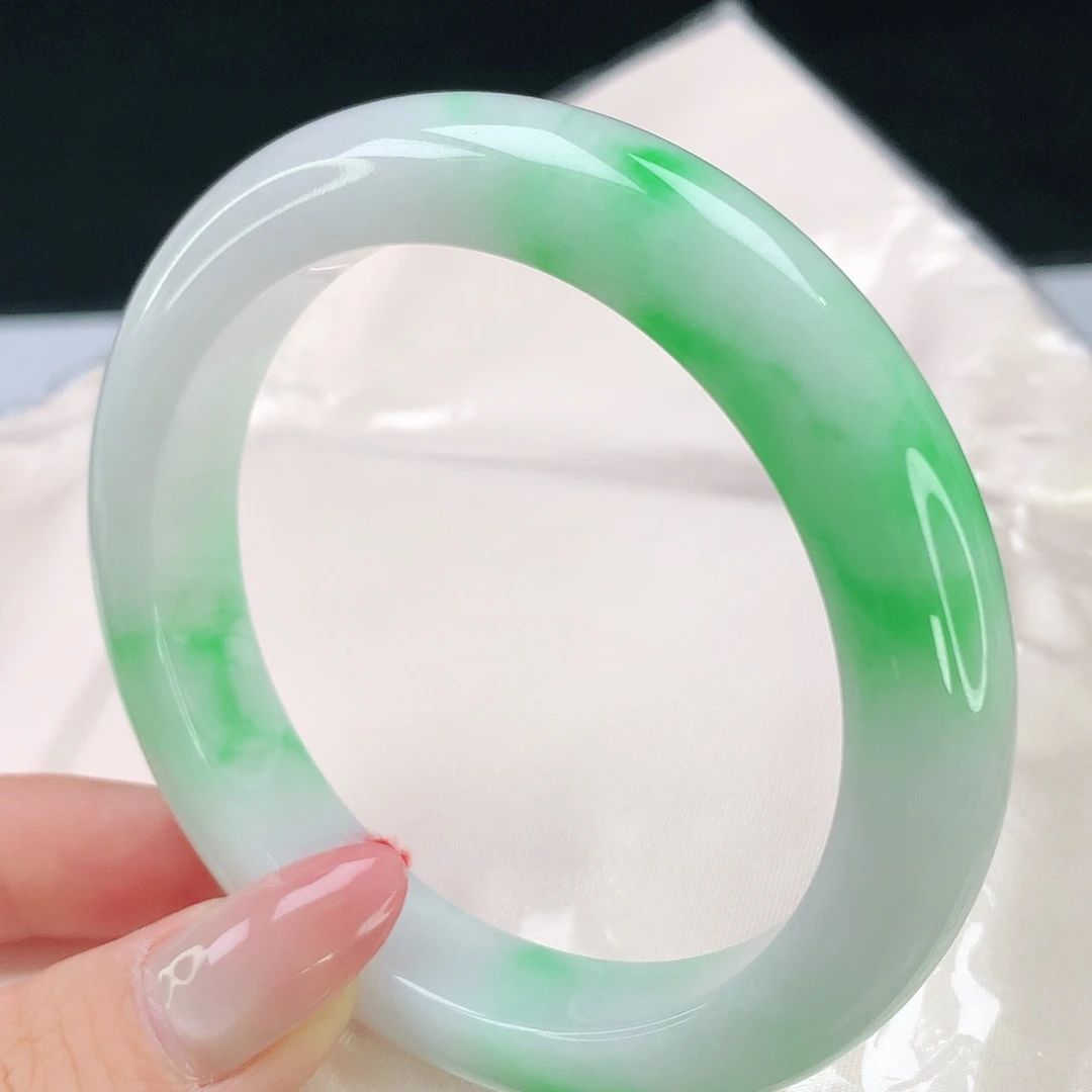 未镶嵌手镯翡翠686