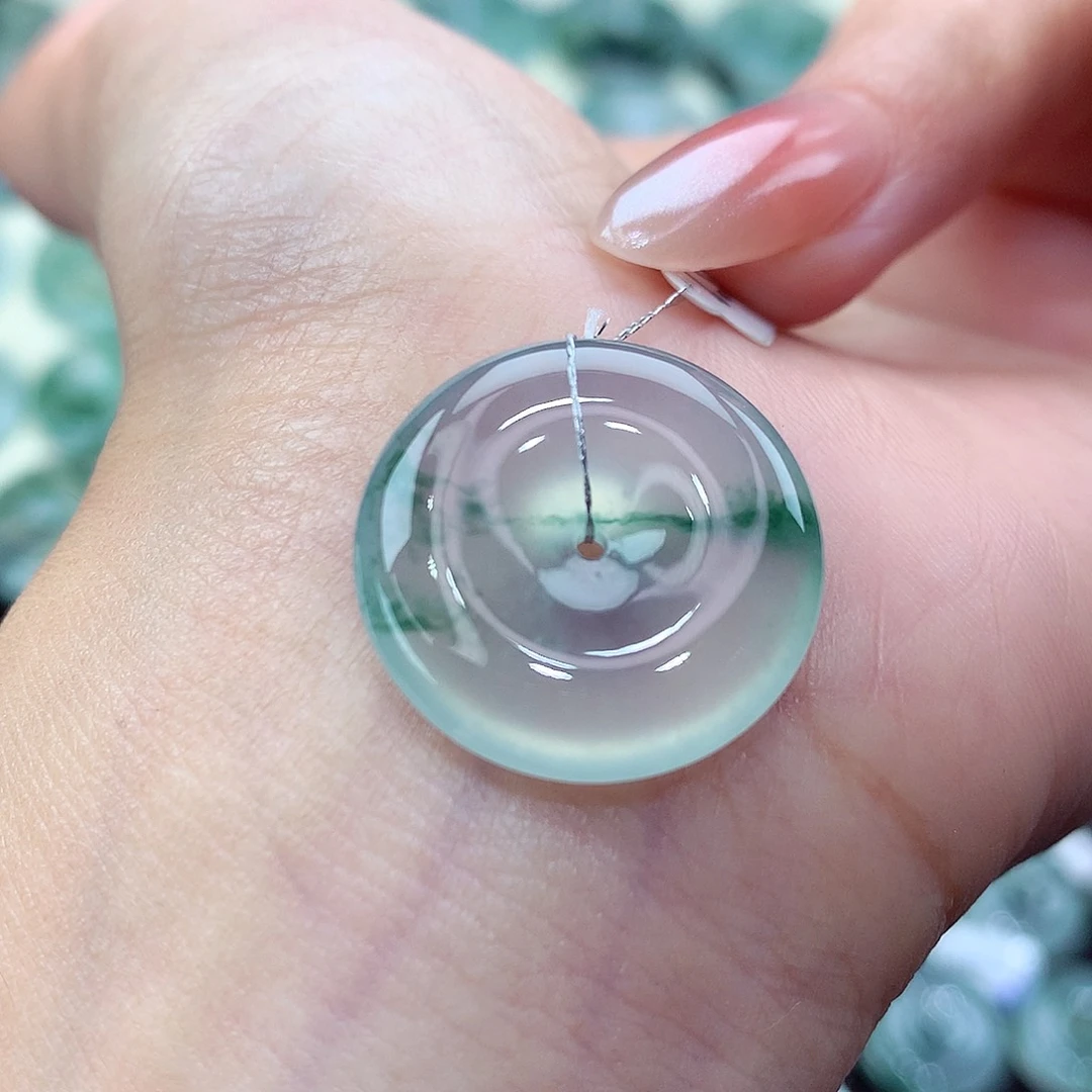 翡翠未镶嵌颈饰编号13。尺寸21.3-5.2