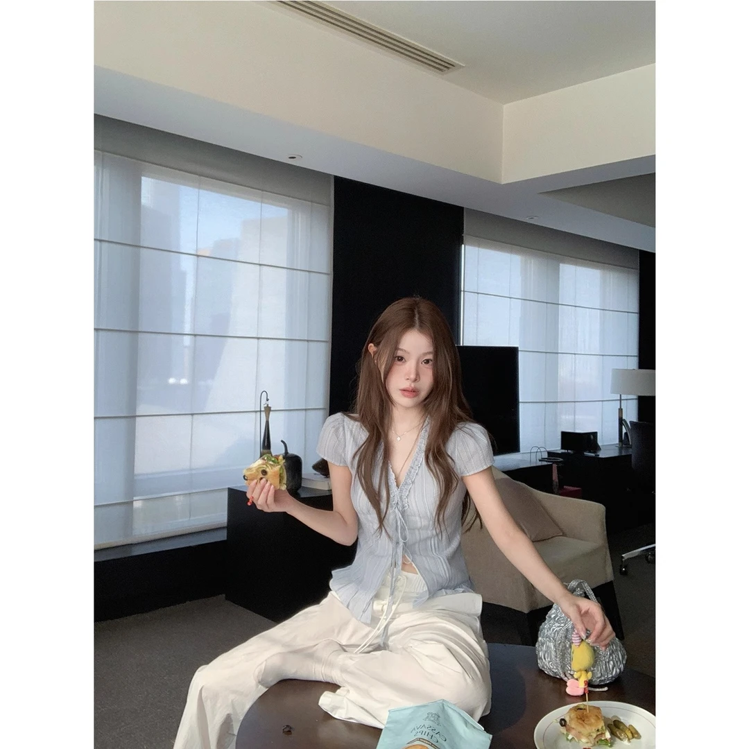 V领木耳边系带短袖上衣女