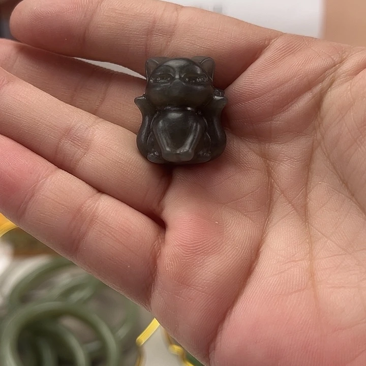 颈饰未镶嵌和田玉九尾狐