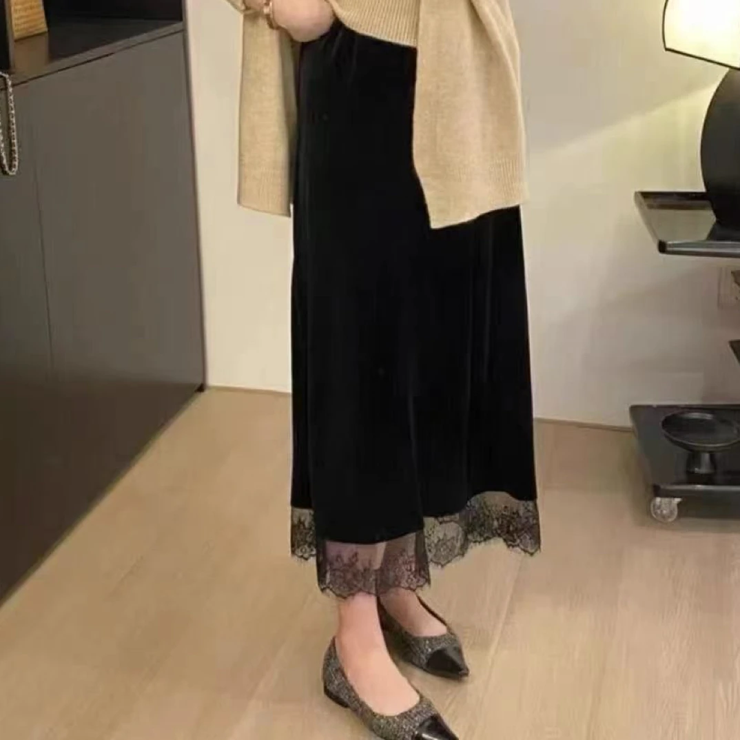 蕾丝拼接丝绒高腰显瘦中长款直筒裙