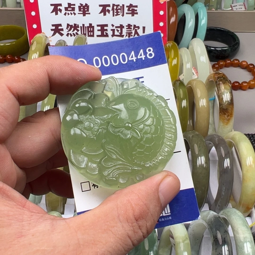 未镶嵌蛇纹石玉颈饰
