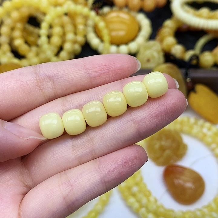 蜜蜡未镶嵌珠宝奇石