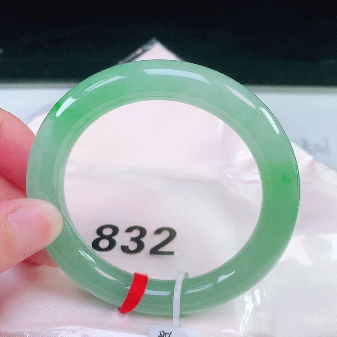 未镶嵌手镯（圆镯）翡翠832