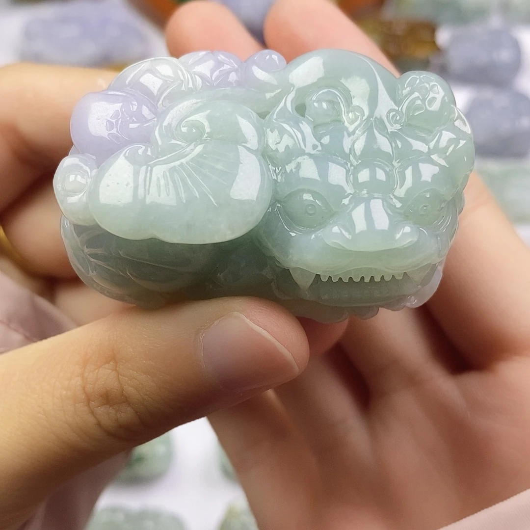 翡翠未镶嵌颈饰貔貅