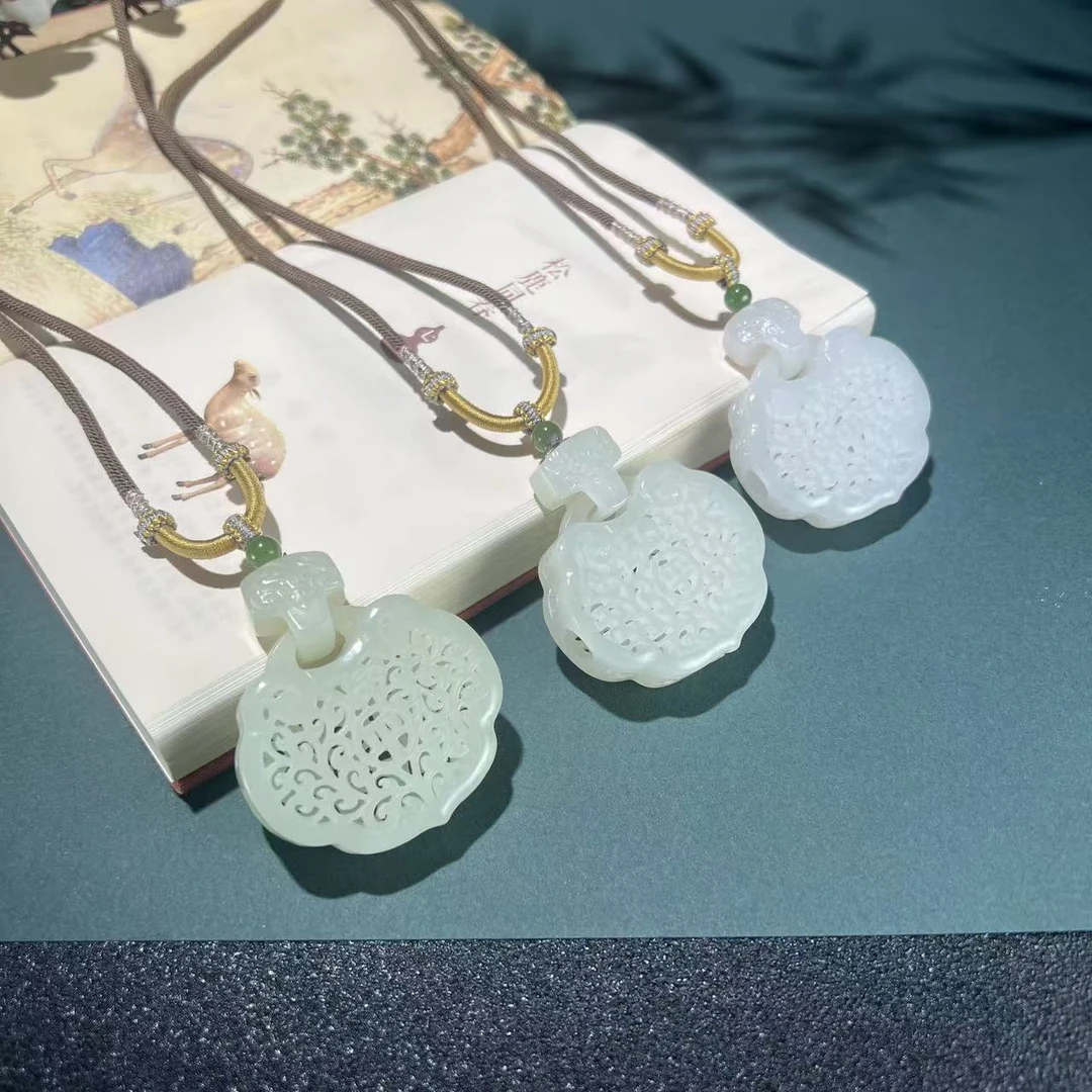 天然和田玉白玉如意通花吊坠 多样性发一 YC0620597