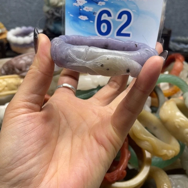 石英岩玉未镶嵌手镯
