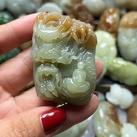 颈饰未镶嵌和田玉