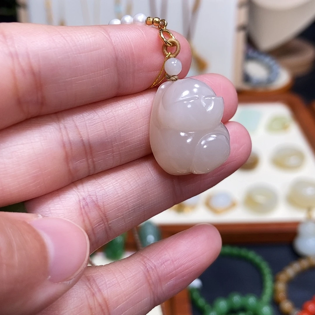 和田玉未镶嵌颈饰