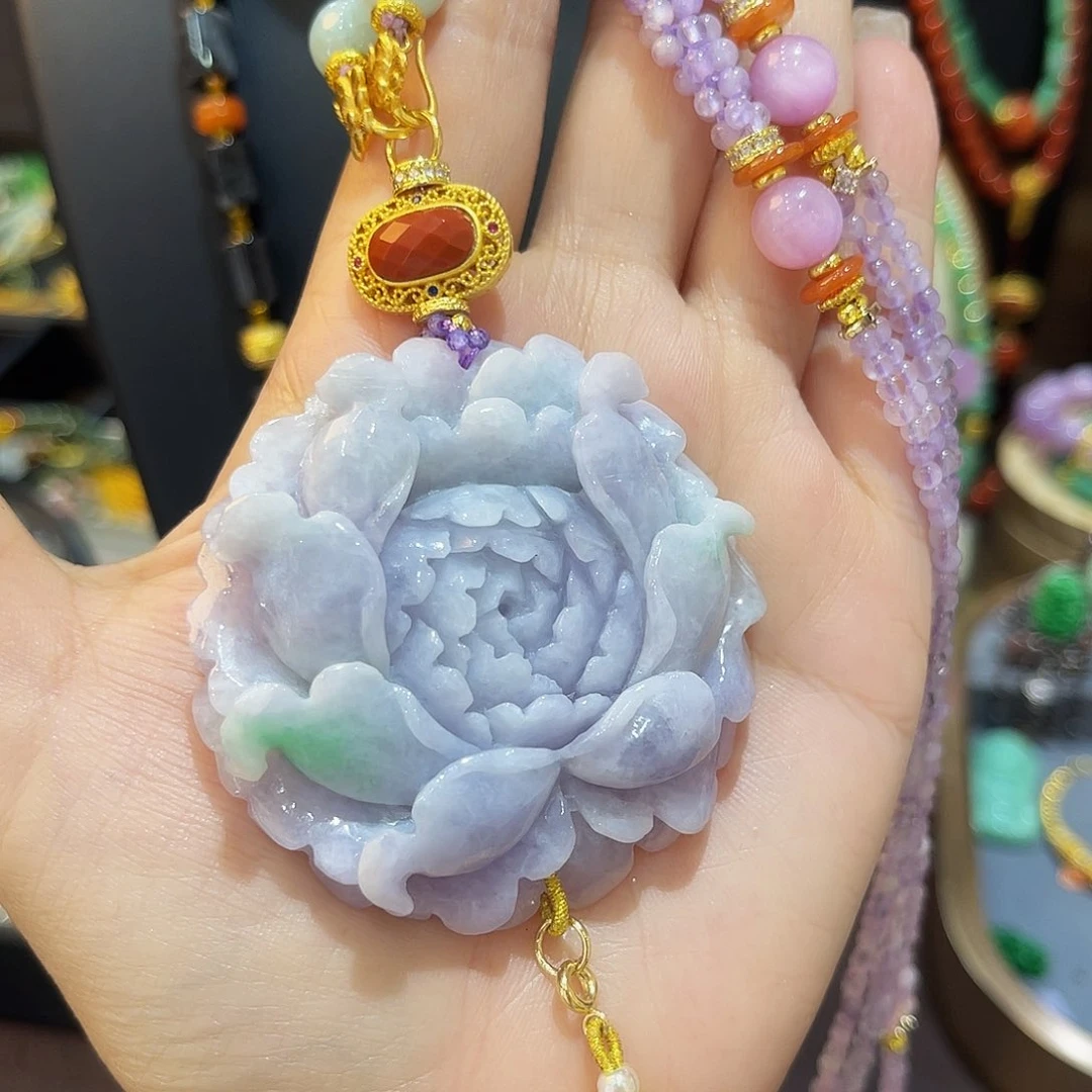翡翠未镶嵌吊坠(赠链)牡丹花