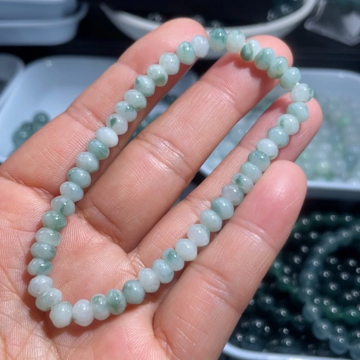翡翠未镶嵌手链多样性发货