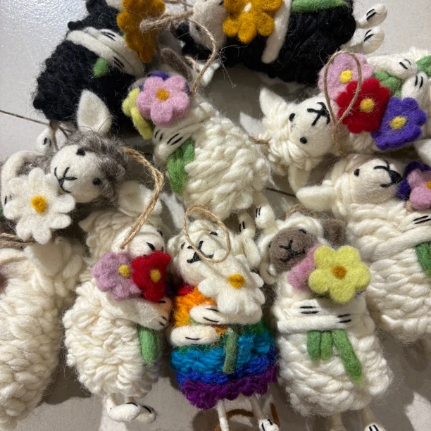 手工可爱小羊咩咩挂件钥匙挂件