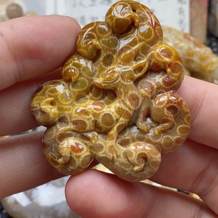 硅化珊瑚（珊瑚玉）颈饰未镶嵌