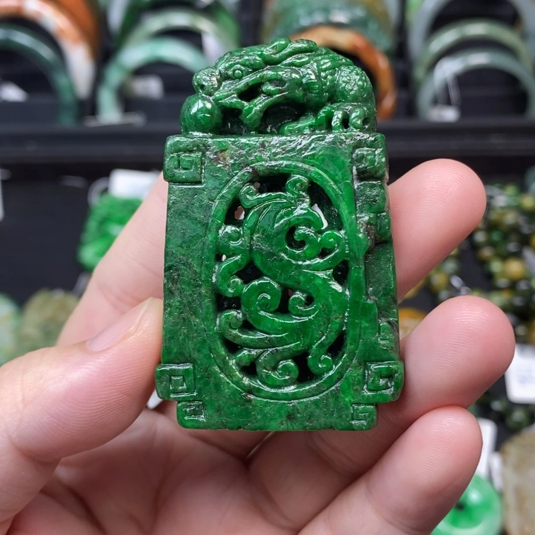 翡翠未镶嵌颈饰龙凤呈祥4.28P