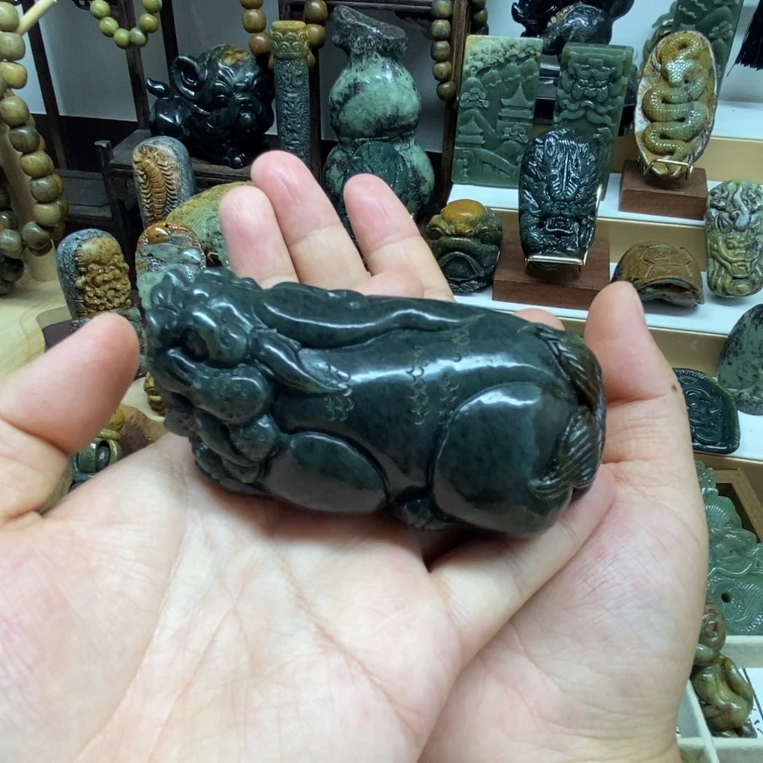 未镶嵌岫岩河磨玉（透闪石质玉）把件呵*