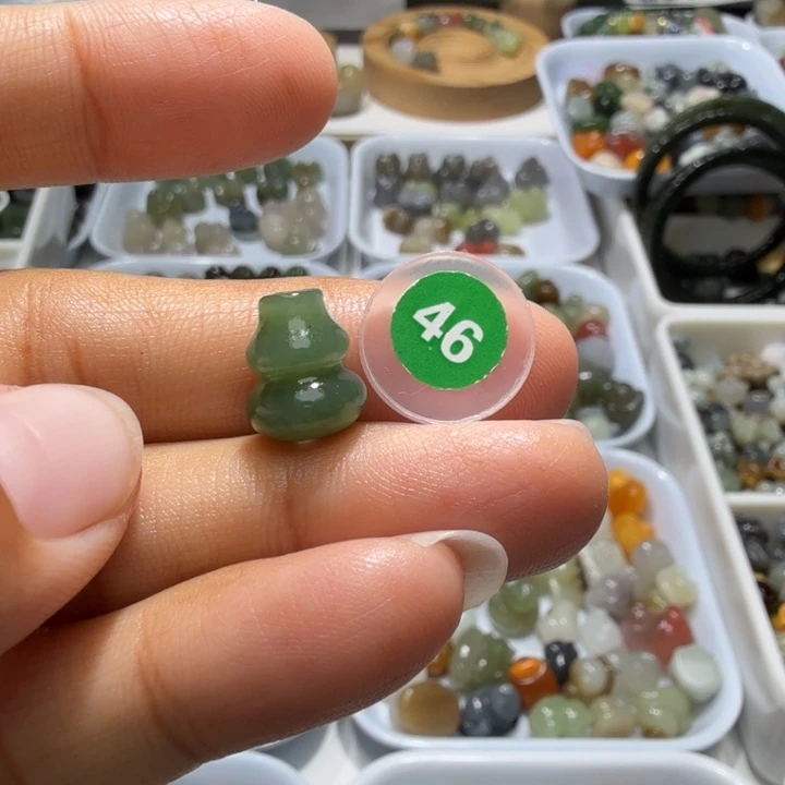 和田玉未镶嵌珠宝奇石