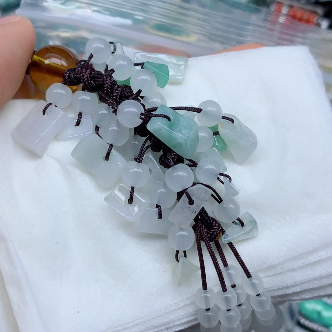 翡翠颈饰未镶嵌挂件