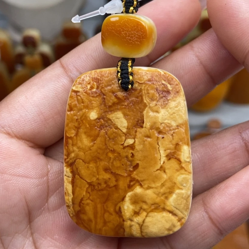 【闪购商品】琥珀颈饰未镶嵌