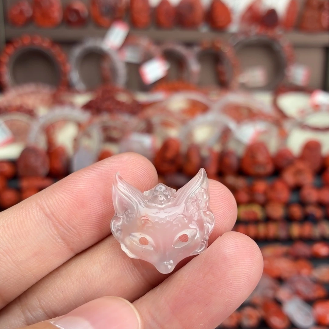 南红玛瑙未镶嵌颈饰狐狸面具