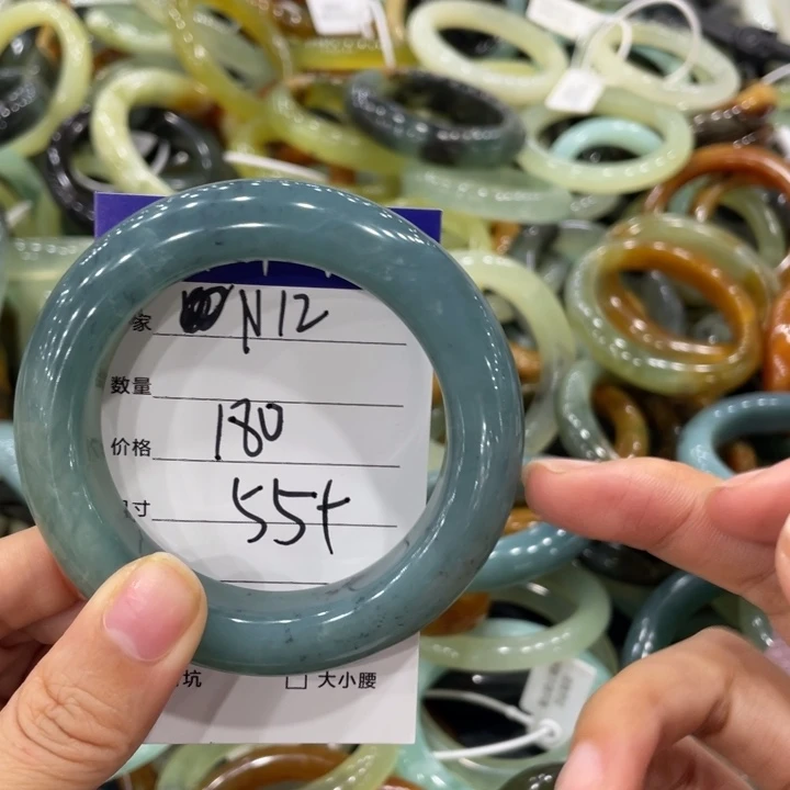 ****8蛇纹石玉未镶嵌手镯